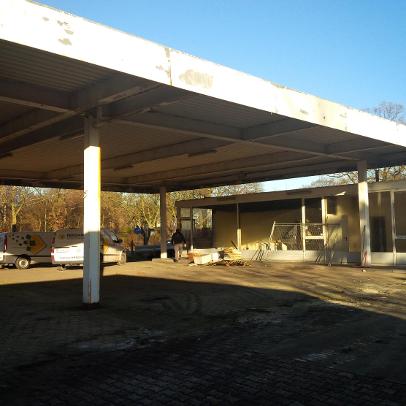 Rückbau einer Shell Tankstelle (hier oberirischer Abbruch) 
